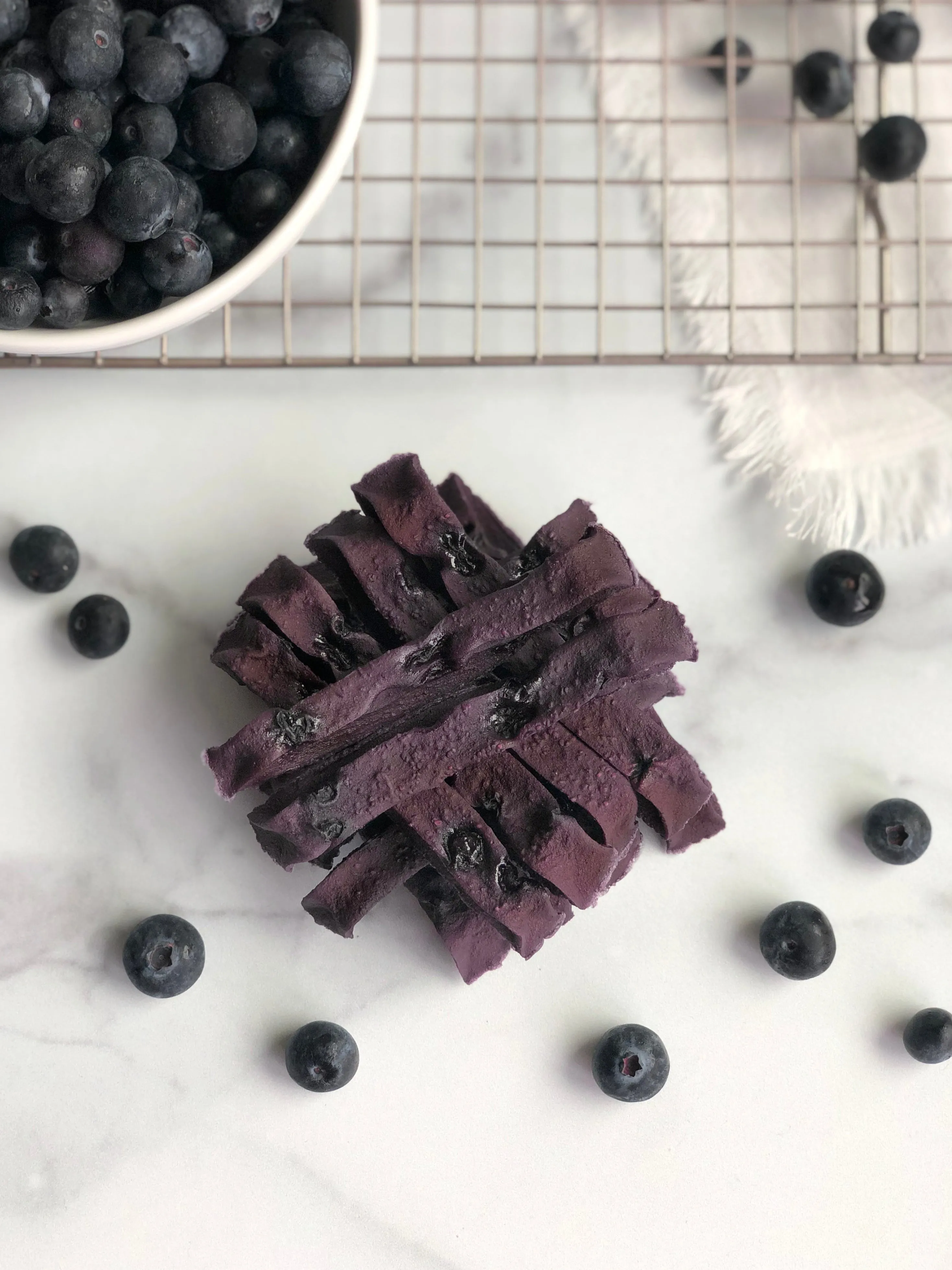 BLUEBERRY MILK CHEWS FOR DOGS