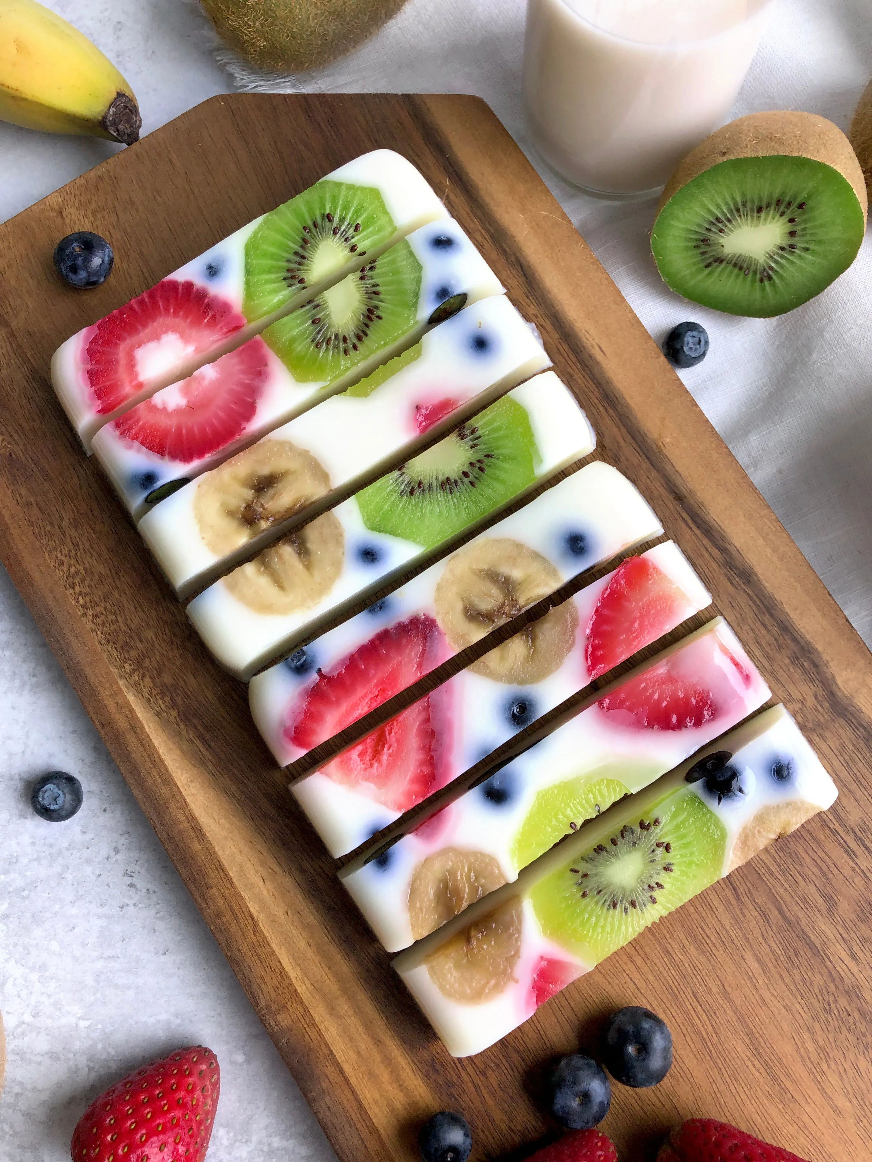 FRUITY MILK CHEWS FOR DOGS