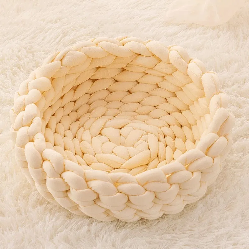 Super Soft Woven Cat Nest